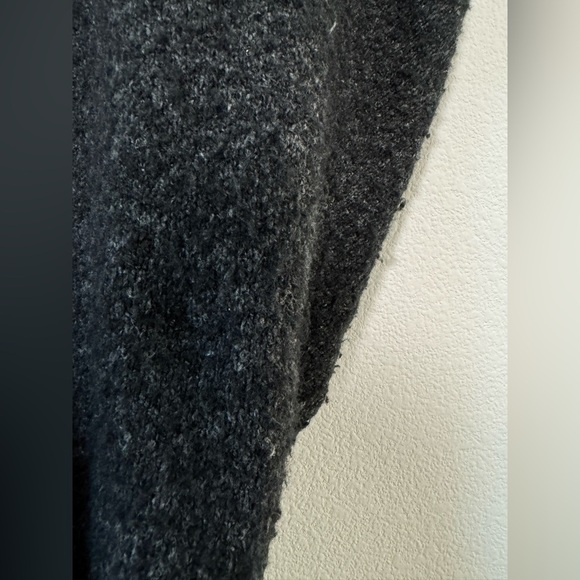 Max Azria Heather Grey Wool Blend Sleeveless Slouchy Shrug Sweater Size XS/S - Picture 6 of 14